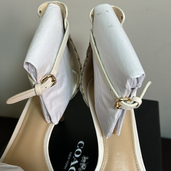 COACH Monica Soft Shine Calf Chalk Kitten Heel Scallop Leather Sz 8.5 NEW - Picture 8 of 12